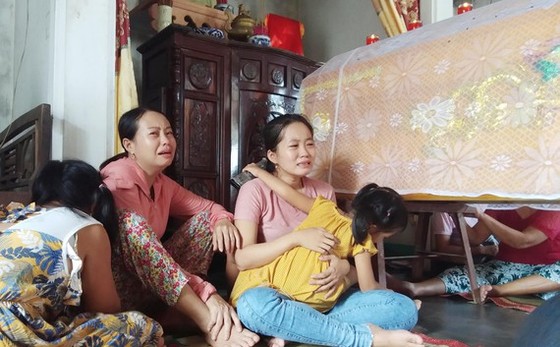 Truy tặng Huy hiệu “Tuổi trẻ dũng cảm” cho thanh niên quên mình cứu người tại bán đảo Sơn Trà ảnh 2