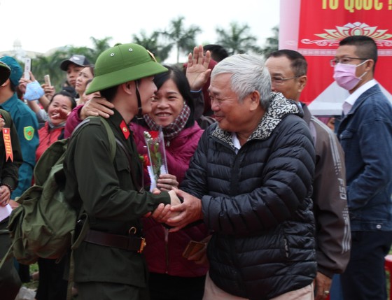 Hơn 1.000 thanh niên Đà Nẵng hăng hái lên đường nhập ngũ