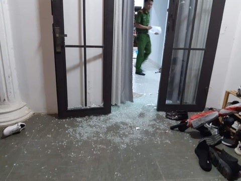 Truy tìm nhóm côn đồ xông vào nhà dân đập phá trong đêm ảnh 1