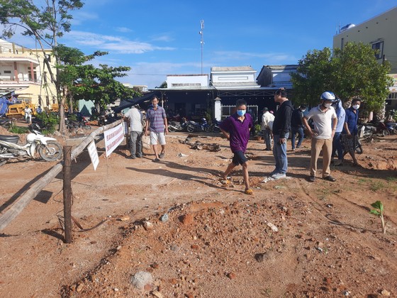 Quảng Nam: Người dân bức xúc khi chủ đầu tư thi công dự án gây ngập nhà dân ảnh 2 Quảng Nam: Người dân bức xúc khi chủ đầu tư thi công dự án gây ngập nhà dân ảnh 2