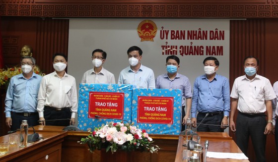 TPHCM cảm ơn sự hỗ trợ nghĩa tình của tỉnh Quảng Nam, Quảng Ngãi để thành phố vượt qua dịch Covid-19 ảnh 2 TPHCM cảm ơn sự hỗ trợ nghĩa tình của tỉnh Quảng Nam, Quảng Ngãi để thành phố vượt qua dịch Covid-19 ảnh 2
