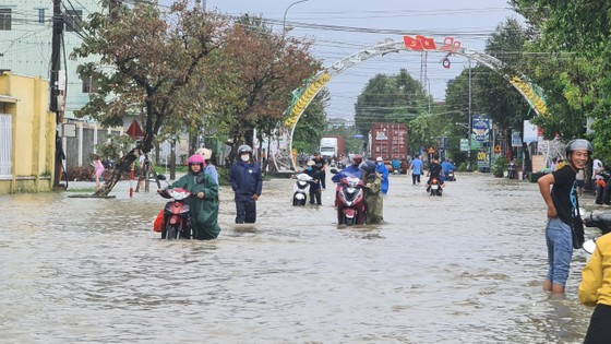 Quảng Nam cho học sinh nghỉ học ngày 15-10 ảnh 1