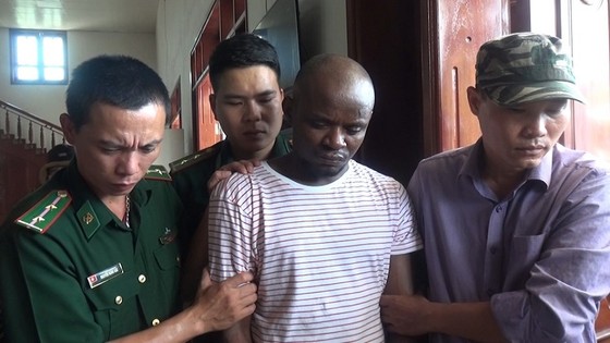 Triệt phá đường dây ma túy quốc tế, thu giữ gần 15 kg ma túy đá ảnh 1
