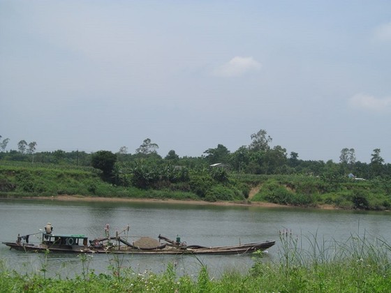 Tàu chở cát chìm trên sông Thạch Hãn, một người tử vong ảnh 1 Tàu chở cát chìm trên sông Thạch Hãn, một người tử vong ảnh 1