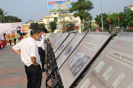 Khai mạc triển lãm “Quảng Trị - Dấu ấn lịch sử qua tài liệu lưu trữ' ảnh 3