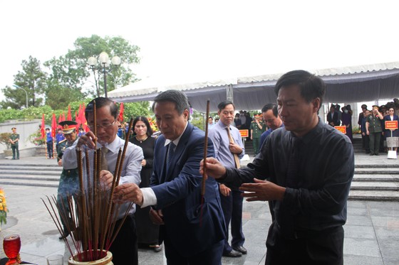 Truy điệu và an táng hài cốt liệt sĩ hy sinh tại Lào ảnh 4