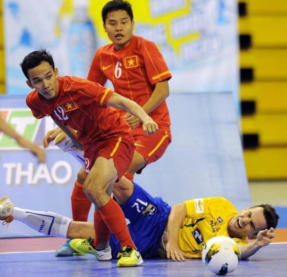 Hồi ức về chiến thắng lịch sử trước Brazil của Quả bóng đồng Futsal Việt Nam ảnh 3 Hồi ức về chiến thắng lịch sử trước Brazil của Quả bóng đồng Futsal Việt Nam ảnh 3