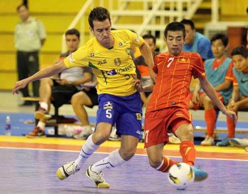 Hồi ức về chiến thắng lịch sử trước Brazil của Quả bóng đồng Futsal Việt Nam ảnh 2 Hồi ức về chiến thắng lịch sử trước Brazil của Quả bóng đồng Futsal Việt Nam ảnh 2