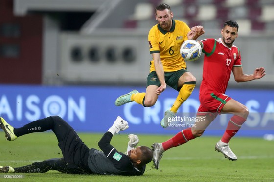 Australia đẩy Oman vào thế khó cùng tuyển Việt Nam ảnh 1