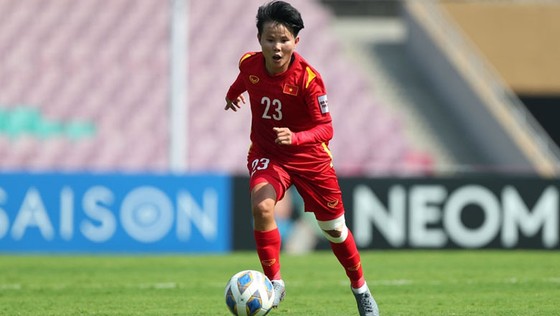 Hình ảnh về cha xuất hiện trong bàn thắng ‘vàng’ của Bích Thùy ảnh 1