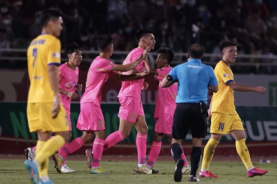 Phan Văn Đức dính chấn thương, SLNA bị Sài Gòn FC cầm chân ảnh 3