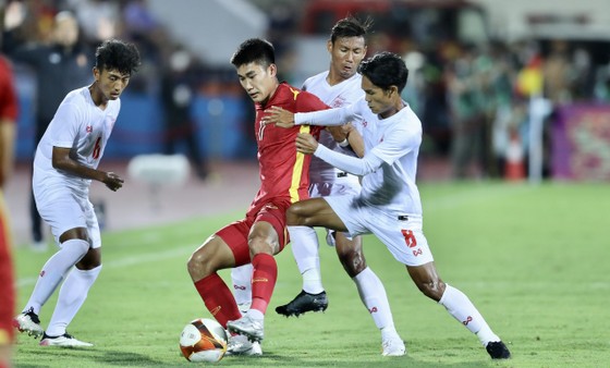 U23 Việt Nam đặt một chân vào bán kết SEA Games 31 ảnh 1
