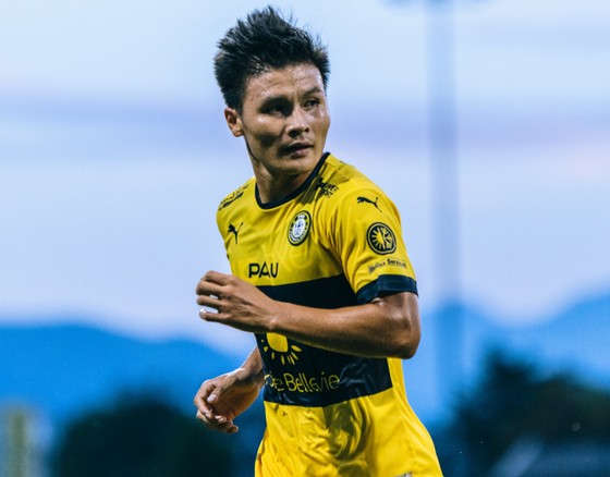 Thời gian đá cho Pau FC của Quang Hải ngày càng ít dần ảnh 1