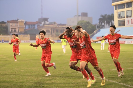 Giải hạng Nhất quốc gia 2022: CAND thăng hạng V-League, Khánh Hòa chờ vòng cuối ảnh 1