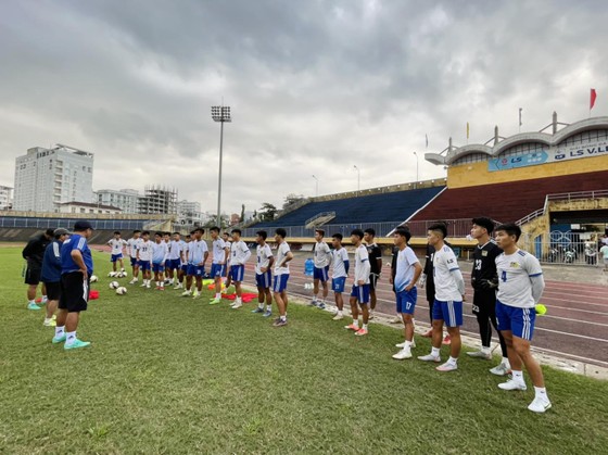 Đội bóng đá nam Thừa Thiên - Huế chuẩn bị tham dự Đại hội Thể thao toàn quốc 2022. ẢNH: KIM PHỤNG