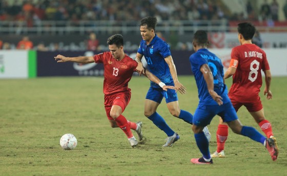 Đội tuyển Việt Nam di chuyển sang Thái Lan vào trưa 13-1