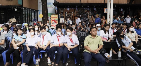 Diễu hành xe cổ chào mừng Ngày Di sản Văn hoá Việt Nam lần thứ 17 ảnh 4