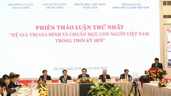 Xây dựng hệ giá trị gia đình và chuẩn mực con người Việt Nam trong thời kỳ mới ảnh 2
