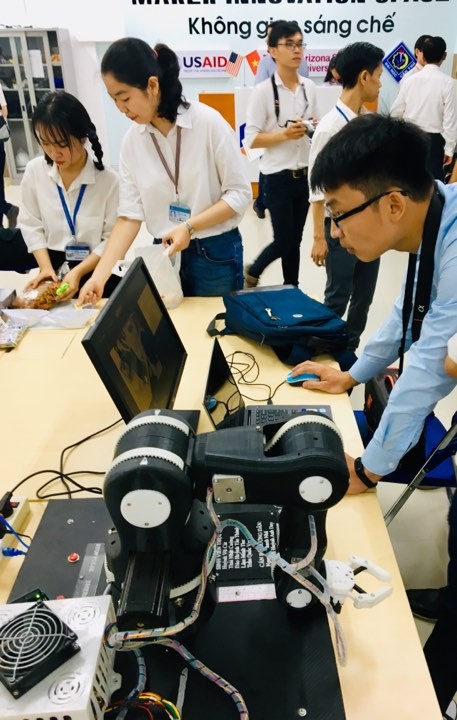 Đại học Cần Thơ trực tuyến khai giảng năm học mới ảnh 1