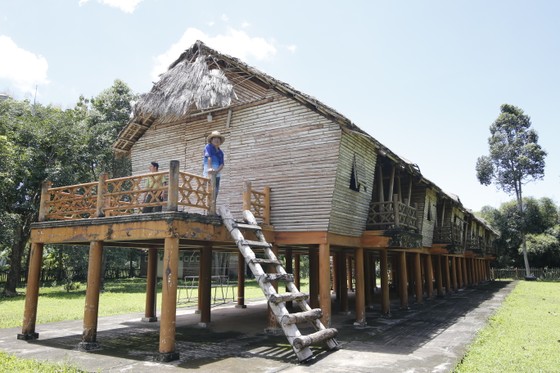 Chuyện ở khu dự trữ sinh quyển thế giới - Bài 1: Di sản của già làng cách mạng ảnh 2