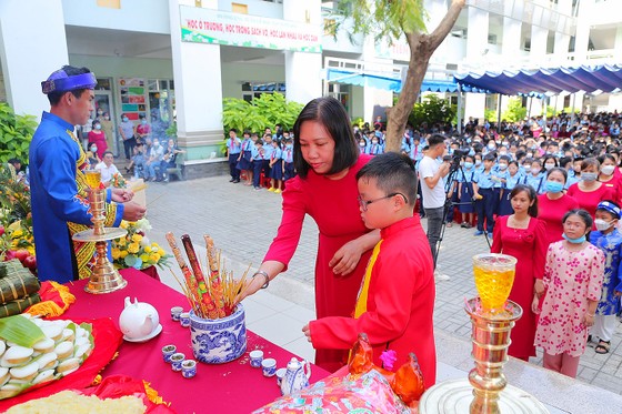 Loay hoay giữ chân giáo viên ảnh 1