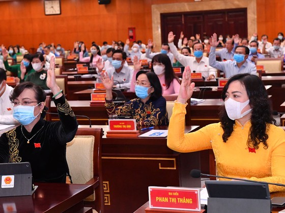 Từ 1-7-2021 thu phí khu vực cửa khẩu, cảng biển trên địa bàn TPHCM ảnh 1