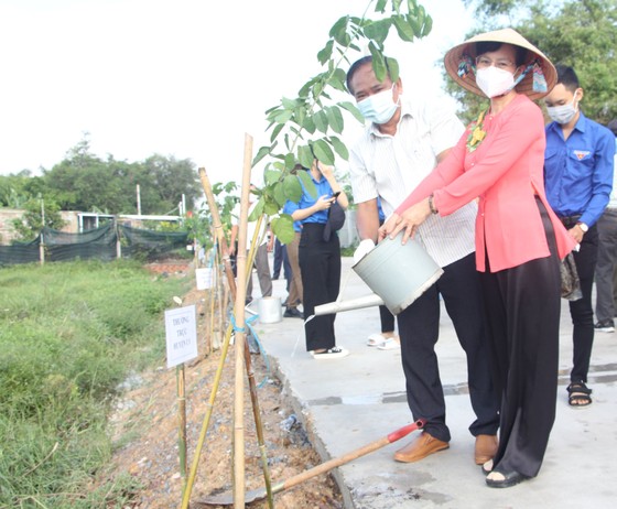 Huyện Bình Chánh phát động Tết trồng cây ảnh 1