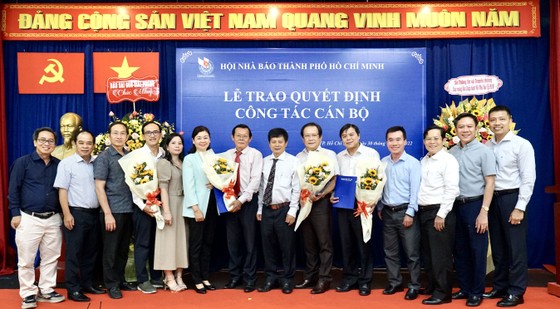 Nhà báo Nguyễn Tấn Phong làm Chủ tịch Hội Nhà báo TPHCM ảnh 7