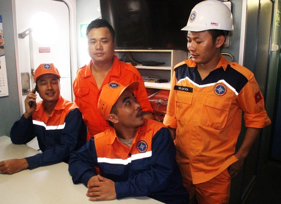 Tàu Toàn Phát 68 chìm trên biển: “Thuyền trưởng đã quên thân mình để cứu chúng tôi!“ ảnh 8 Tàu Toàn Phát 68 chìm trên biển: “Thuyền trưởng đã quên thân mình để cứu chúng tôi!“ ảnh 8