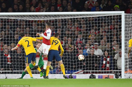 Arsenal - Atletico Madrid 1-1 Pháo thủ bị cầm hòa dù chơi hơn người từ phút thứ 10 ảnh 5