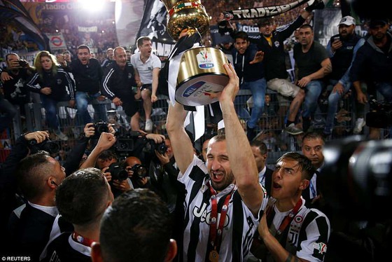 Juventus - AC Milan 4-0: “Bà đầm già” xứng đáng đăng quang lần thứ 13 ảnh 4