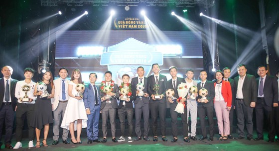 Quang Hải và Tuyết Dung đoạt Quả bóng Vàng Việt Nam 2018 ảnh 3
