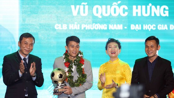 Quang Hải và Tuyết Dung đoạt Quả bóng Vàng Việt Nam 2018 ảnh 18