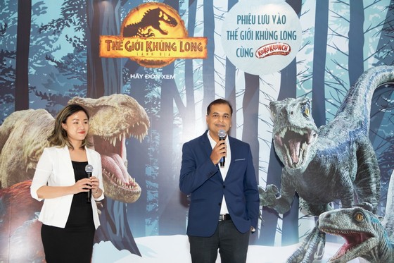 Ông Binu Jacob, Tổng giám đốc Nestlé Việt Nam, phát biểu tại buổi ra mắt phim