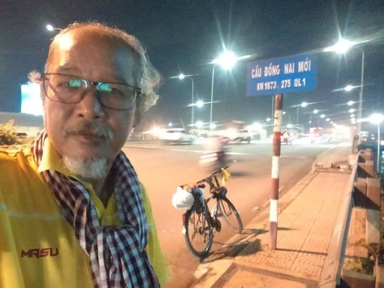 Đạp xe xuyên Việt hơn 1.800km kêu gọi bảo vệ môi trường ảnh 2
