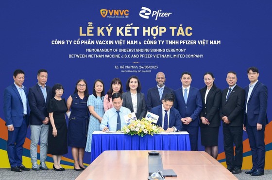 Công ty TNHH Pfizer (Việt Nam) và Công ty cổ phần Vacxin Việt Nam (VNVC) vừa ký Biên bản ghi nhớ hợp tác giai đoạn 2023-2025.