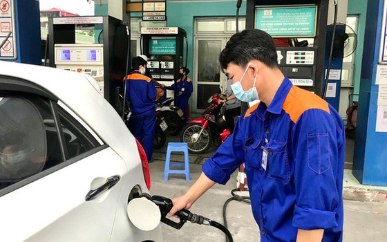 Việt Nam nhập khẩu 40% xăng dầu từ Hàn Quốc ảnh 1 Việt Nam nhập khẩu 40% xăng dầu từ Hàn Quốc ảnh 1