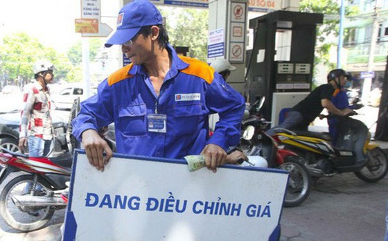 Giá xăng trong nước được dự báo tiếp tục tăng 800-1.100 đồng ảnh 1