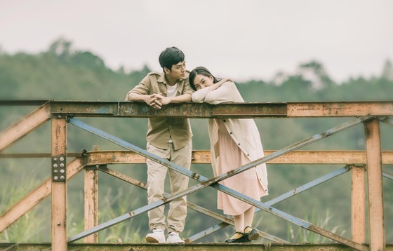 Thầy Ngạn đã gặp lại cô Hồng trong “Sau này hãy gặp lại nhau khi hoa nở” ảnh 4