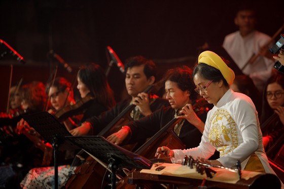 Kể chuyện lịch sử bằng nhạc cụ dân tộc theo phong cách nghệ thuật đương đại ảnh 1