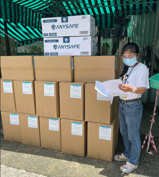 Trao tặng máy thở, vật tư y tế hỗ trợ bệnh nhân Covid-19 tại Bệnh viện Chợ Rẫy ảnh 4
