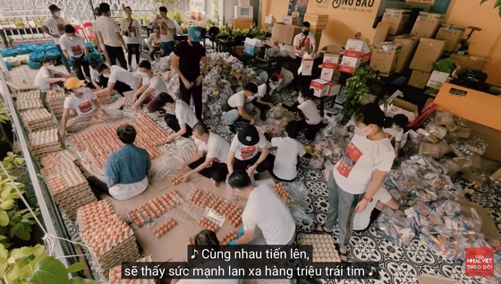 Hơn 100 nghệ sĩ hát tri ân lực lượng tuyến đầu và tình nguyện viên ảnh 11