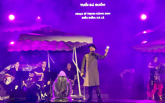 "Nối miền di sản" - Đêm nhạc Trịnh Công Sơn đặc biệt giữa lòng Hội An ảnh 10