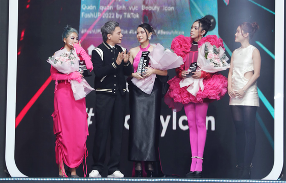 Lộ diện 4 quán quân thời trang của FashUP 2022 by TikTok ảnh 5