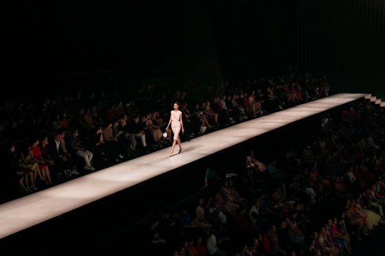 Dấu ấn Đỗ Mạnh Cường với SIXDO Show Fall Winter 2022 ảnh 3