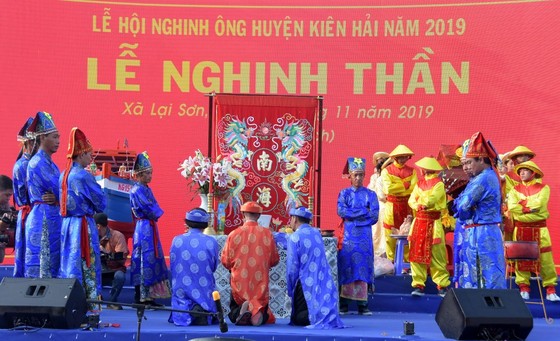 Tưng bừng lễ hội Nghinh Ông ở đảo Kiên Hải ảnh 1 Tưng bừng lễ hội Nghinh Ông ở đảo Kiên Hải ảnh 1