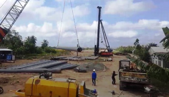 Thủ tướng Nguyễn Xuân Phúc kiểm tra thi công cao tốc Trung Lương - Mỹ Thuận ảnh 1 Thủ tướng Nguyễn Xuân Phúc kiểm tra thi công cao tốc Trung Lương - Mỹ Thuận ảnh 1