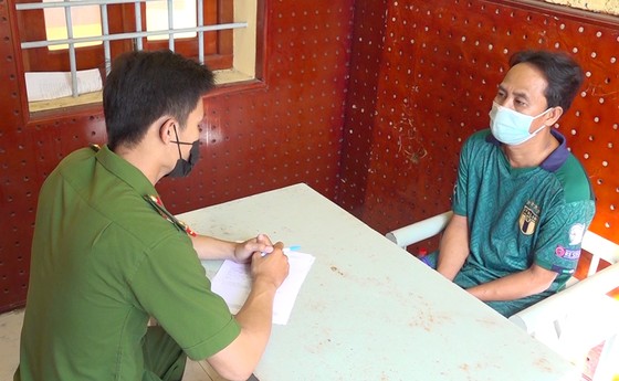Bắt chủ quán cà phê chứa mại dâm trong mùa dịch Covid-19 ảnh 1