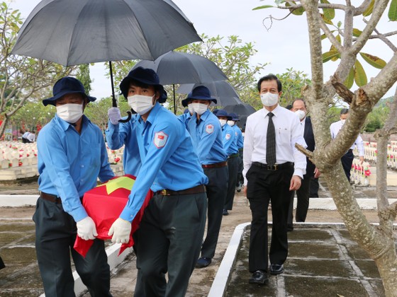 An Giang: Truy điệu, cải táng 54 hài cốt liệt sĩ quân tình nguyện Việt Nam ảnh 1