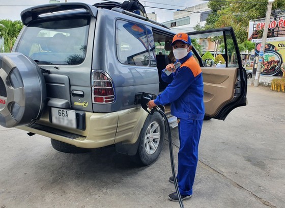 Kiên Giang: Phạt 3 cửa hàng xăng dầu không chịu giảm giá bán theo điều chỉnh chung ảnh 1